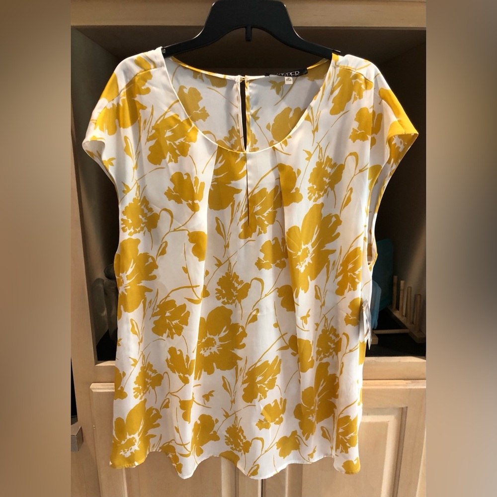 NWT Kasper White and Yellow Floral Cap-Sleeve Blouse Sz. 3X